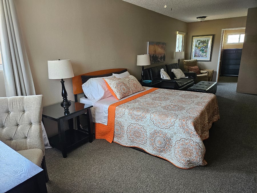 Master suite with Queen bed and futon