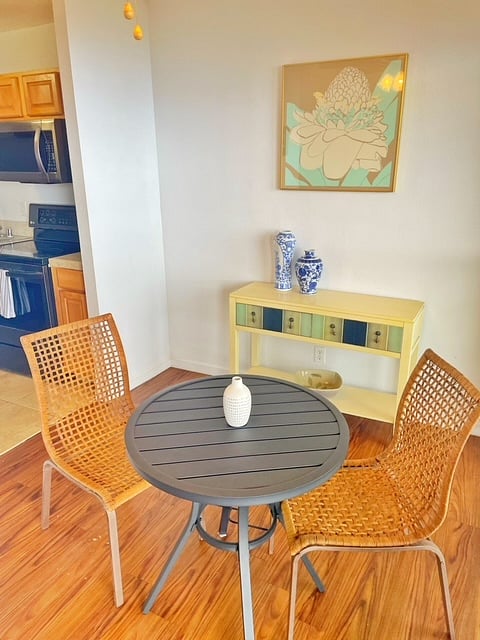 Small dining area off of kitchen.