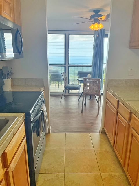 Kitchen looking out toward dining area, lanai and Pacific Ocean!