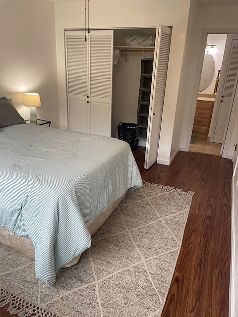 Bathroom has linen closet, tub/shower. Towels supplied.