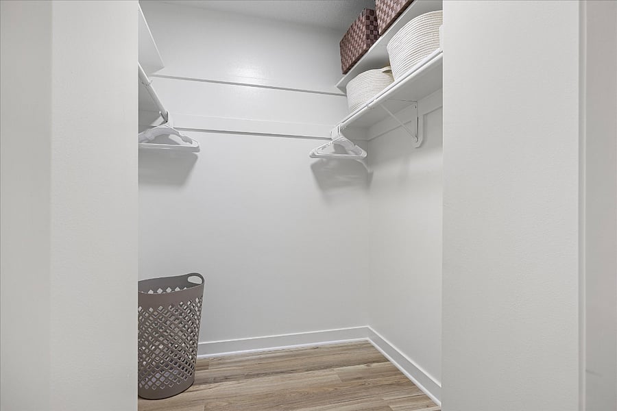 Primary suite walk-in closet