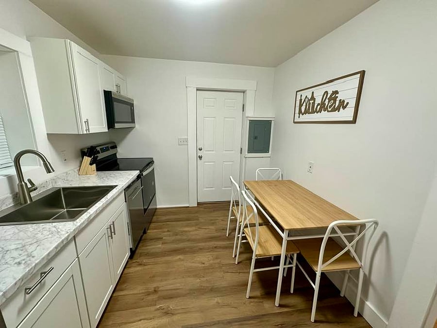 Furnished Finder property 855198_1 photo 17
