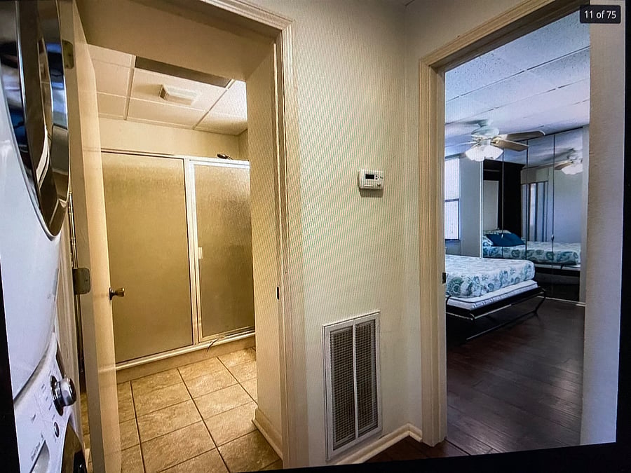 UPSTAIRS, BATHROOM BETWEEN BEDROOMS