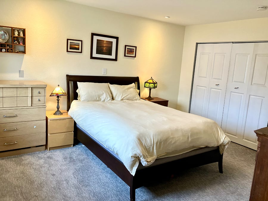 Master bed with in suite bathroom