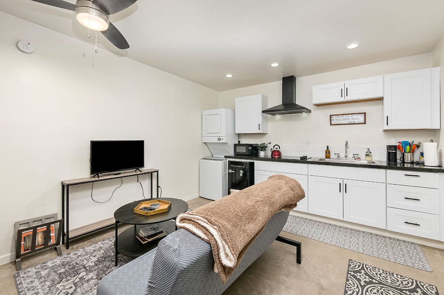 Furnished Finder property 855298_2 photo 9