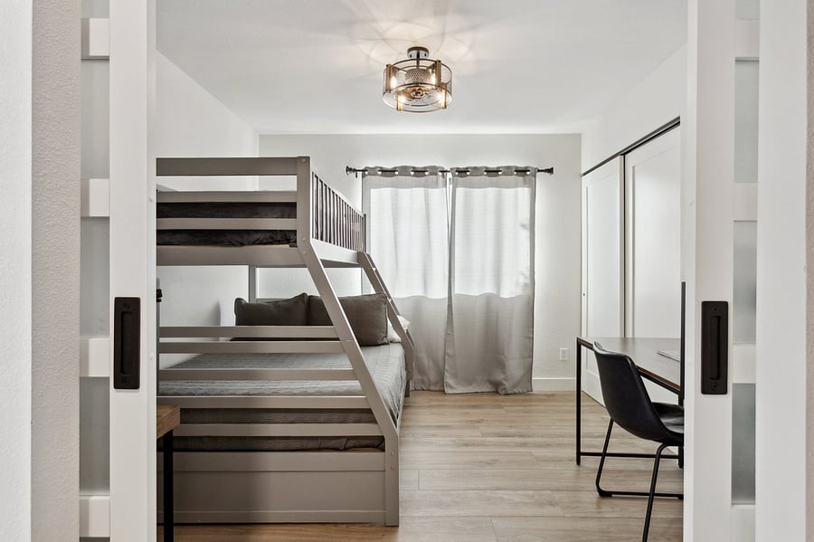 Kids Bedroom/Office