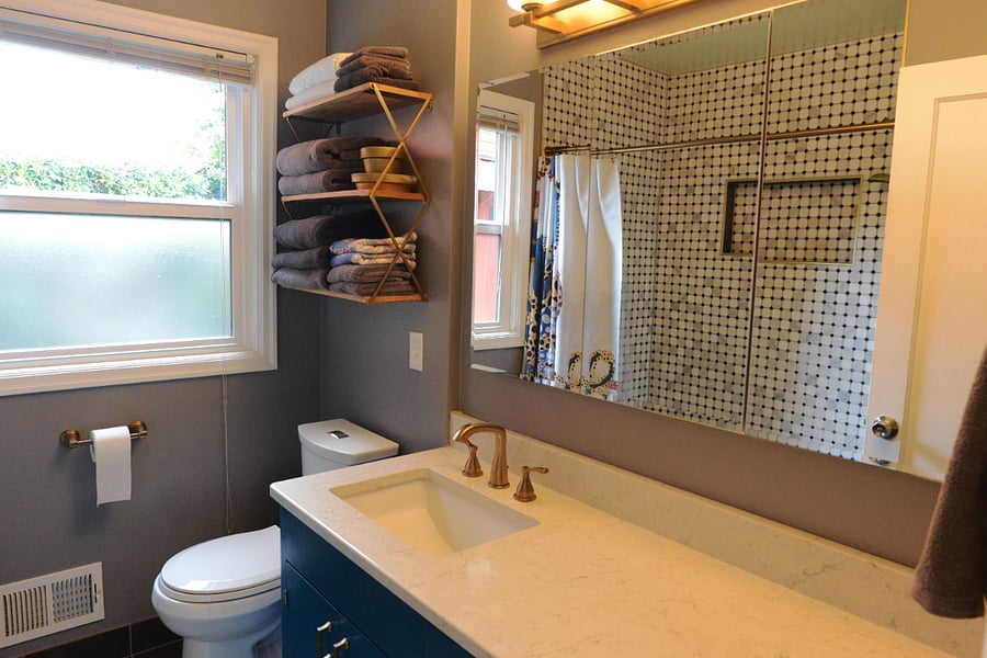 Bathroom
Walk in shower