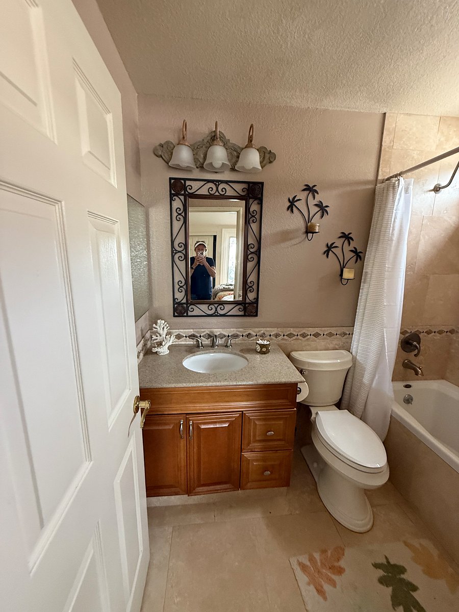 Renter bathroom with tub/shower combo
