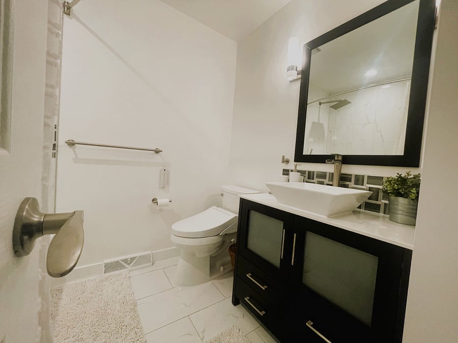 Upstairs Bathroom 2
