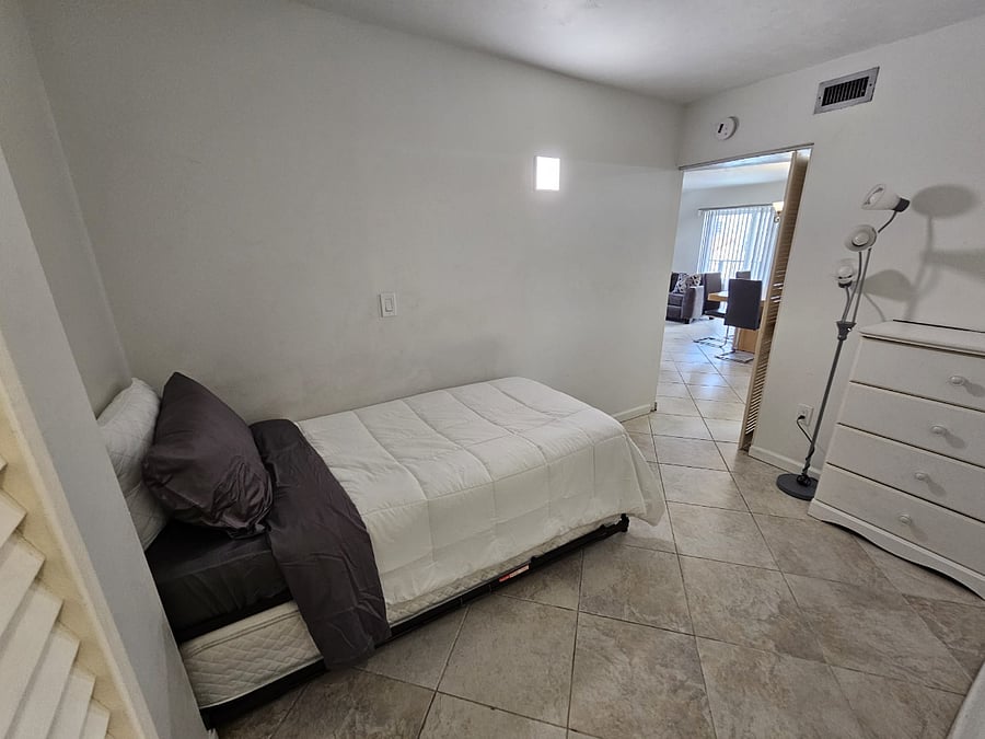 Furnished Finder property 855680_2 photo 17