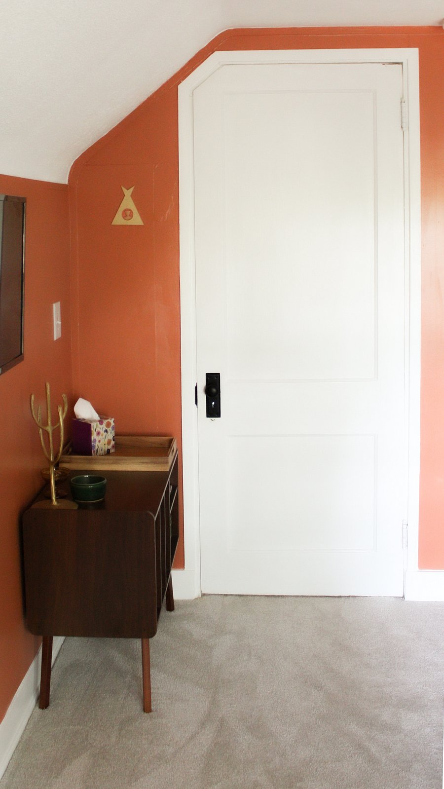 As you enter the Nest, there is a sideboard to the right. It's the perfect place to store your keys, books, etc.