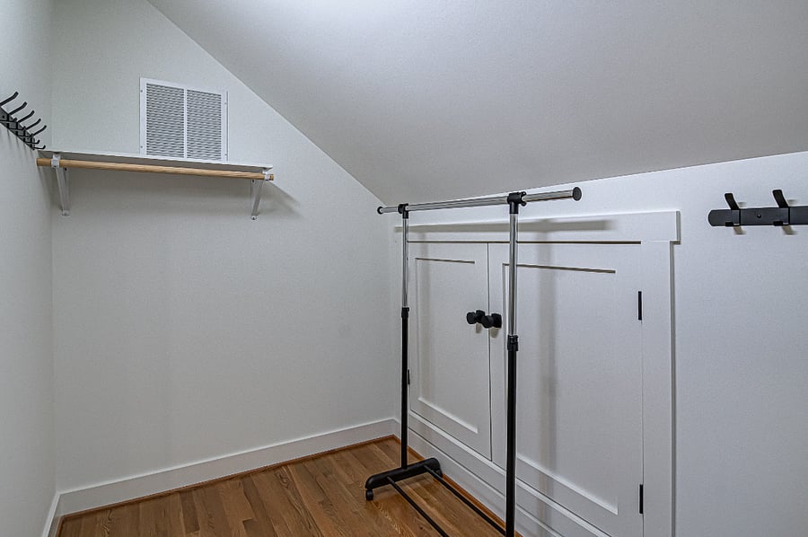 Upstairs Master Bedroom Suite Closet