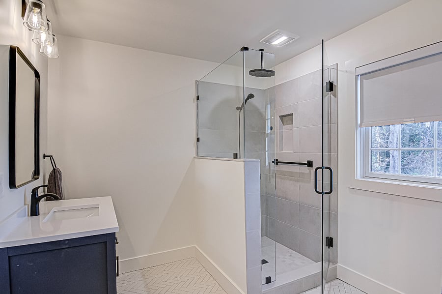 Upstairs Master Bedroom Suite Bath