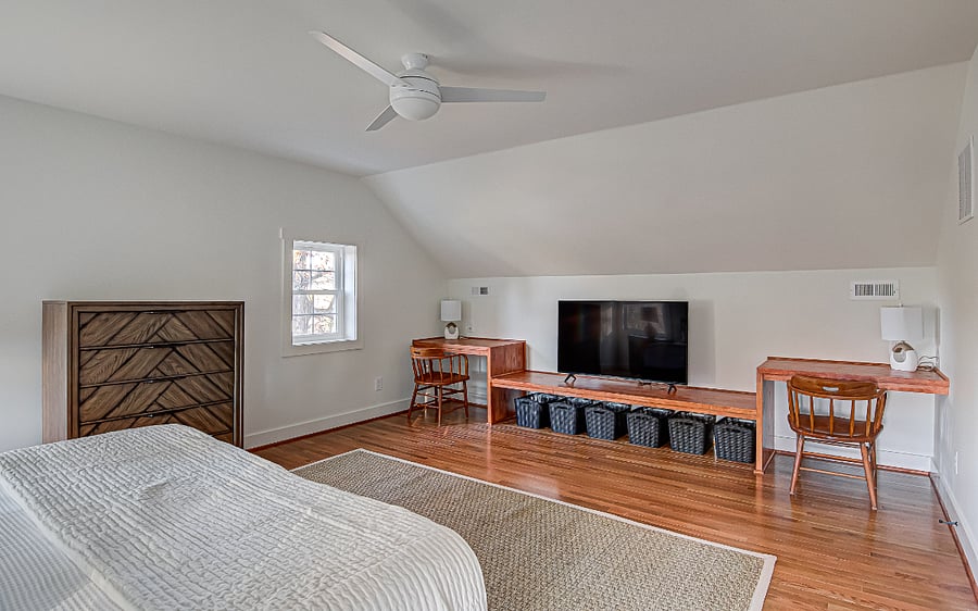 Upstairs Master Bedroom Suite Bed