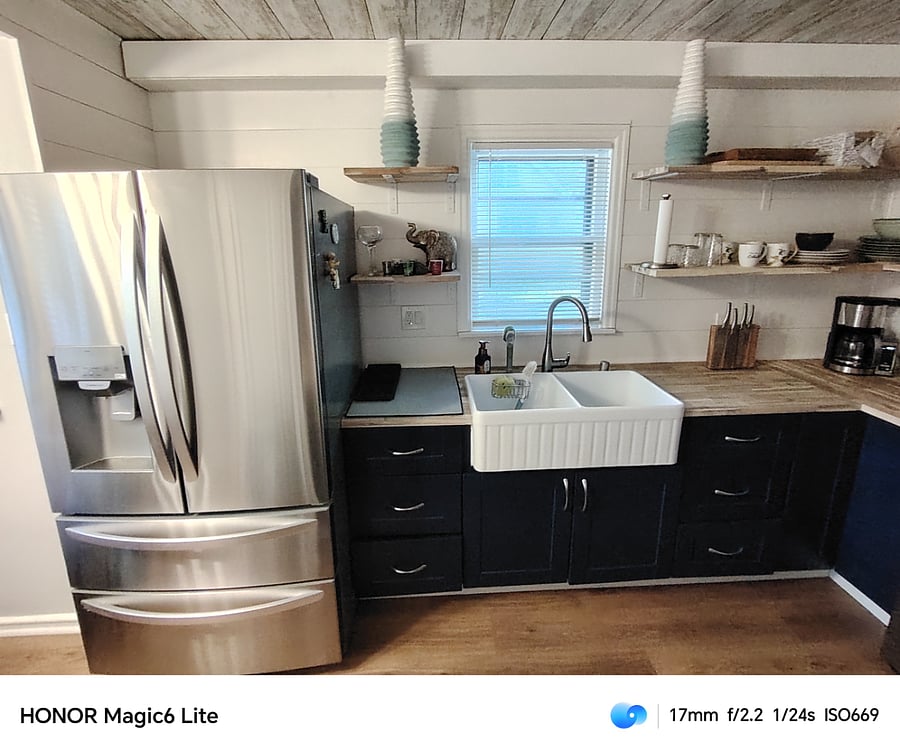 Kitchen (2/1 Lower)