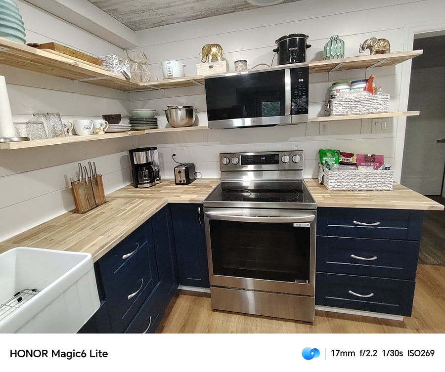 Kitchen (2/1 Lower)
