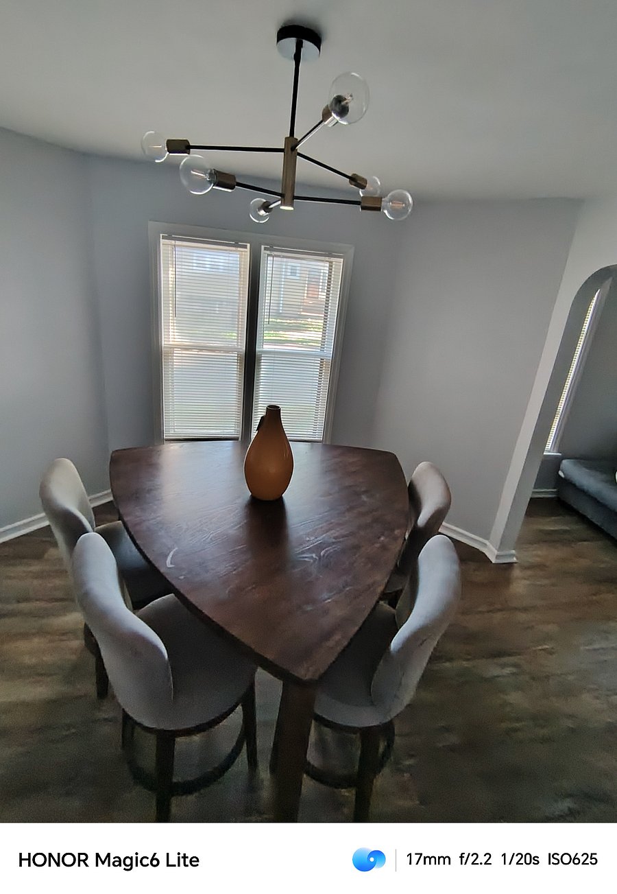Dining room (2/1 Lower)