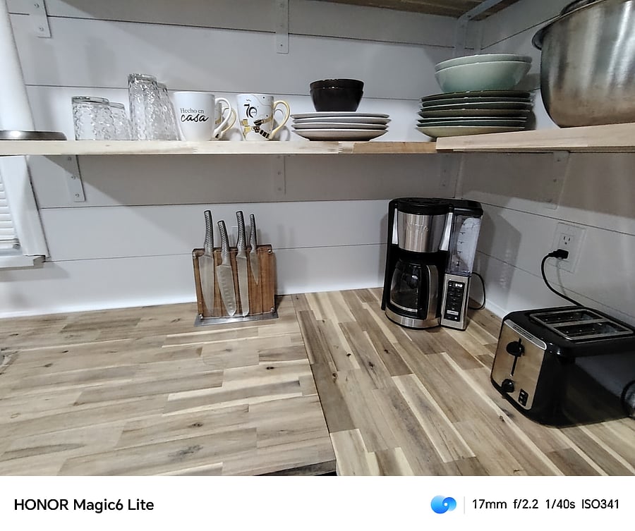Kitchen (2/1 Lower)