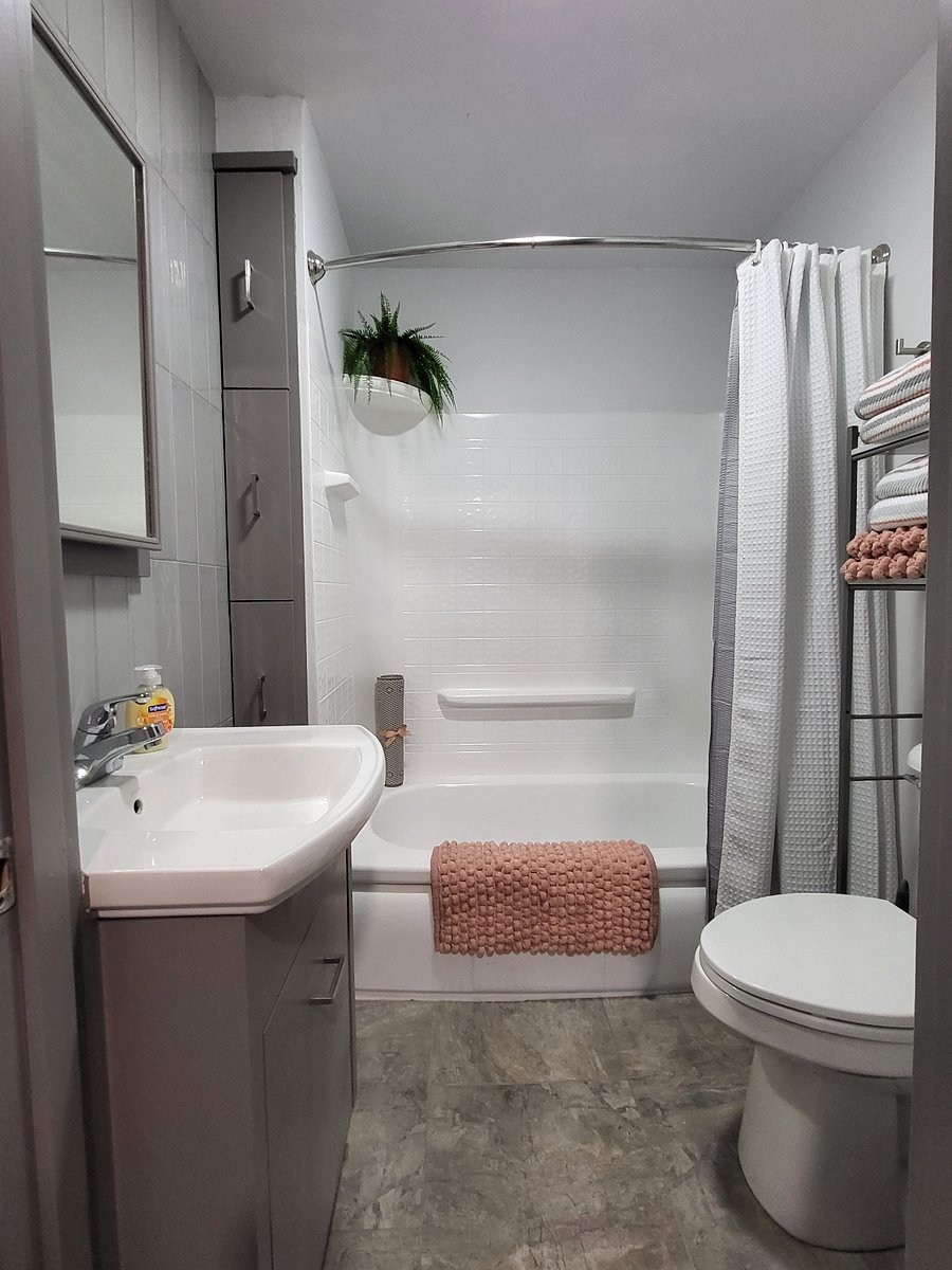 Bathroom with full-size tub/shower