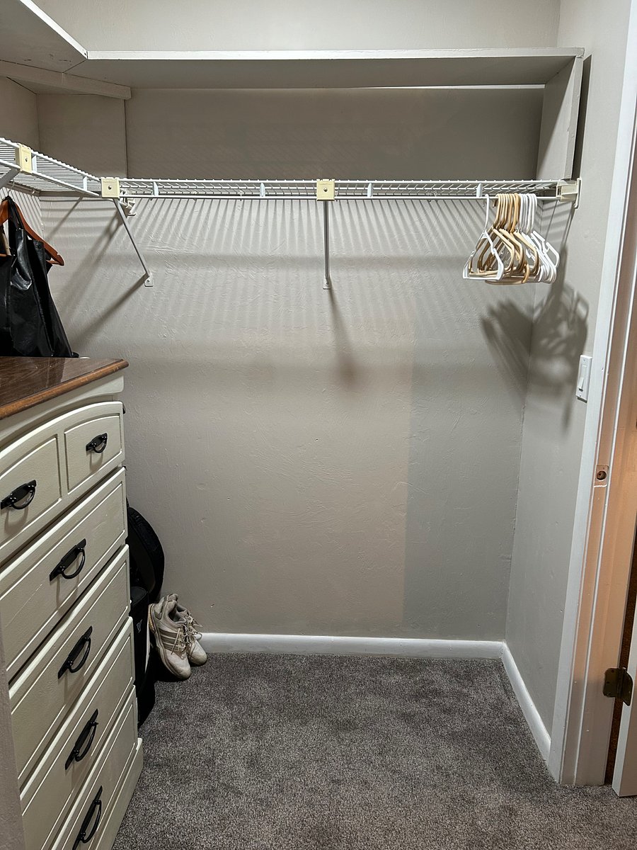 Walkin closet Upstairs