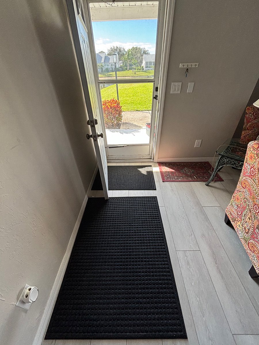 Front door! No stairs to enter building.