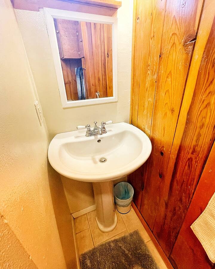 Furnished Finder property 856009_1 photo 16