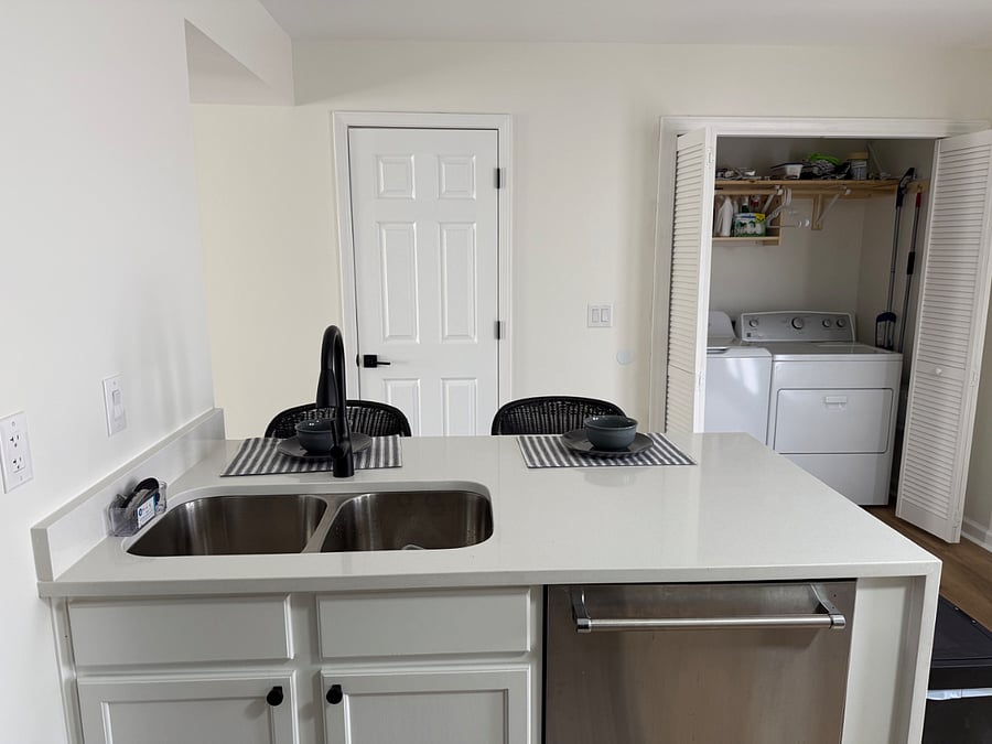 Furnished Finder property 856184_1 photo 14