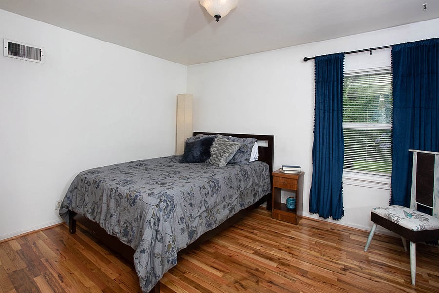Back bedroom