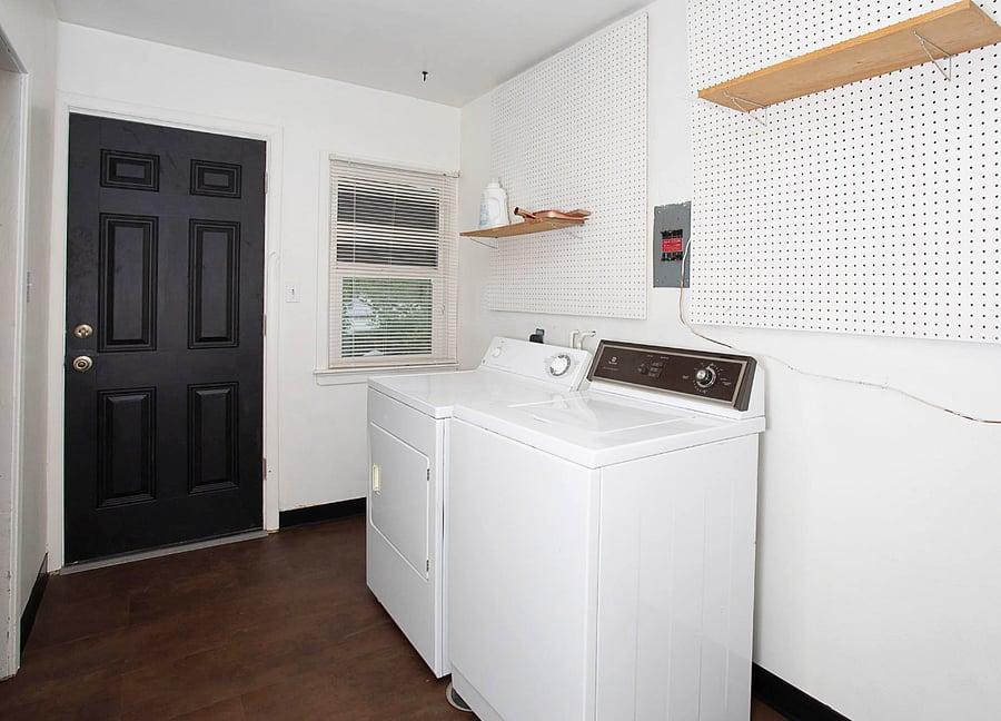 Porch / laundry room