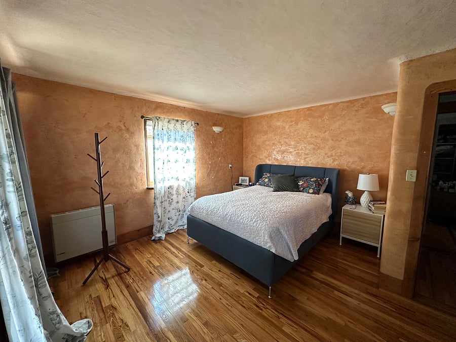 Down stairs bedroom
