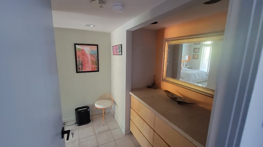 entry foyer to bedroom 1