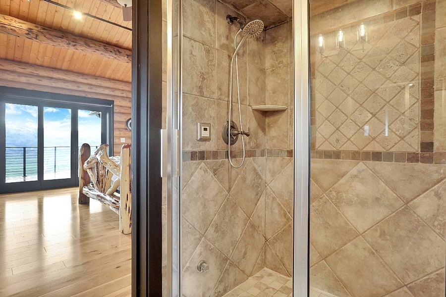 Main Bathroom Suite