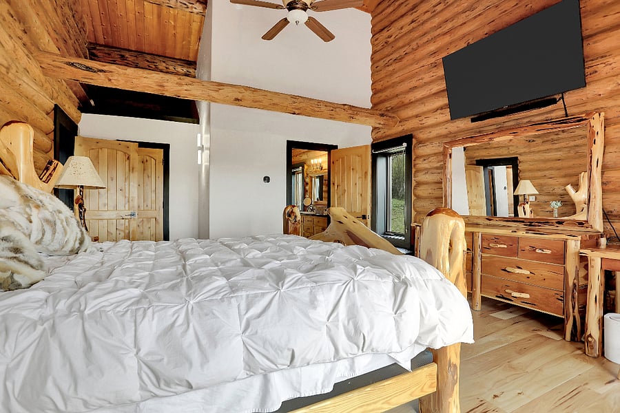 Main Bedroom Suite