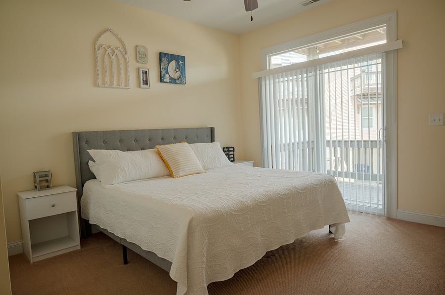 Master Bedroom - King Bed with Ensuite and Balcony - 2nd Floor