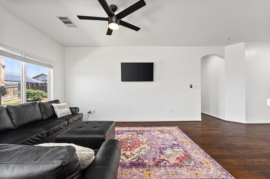 55" Smart TV with Roku- access to Netflix, Hulu, YouTube and more