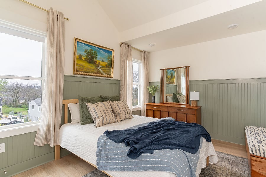Upstairs queen bedroom overlooking the backyard. Equipped with smart TV and purple mattress. This bedroom shares a bathroom with the office