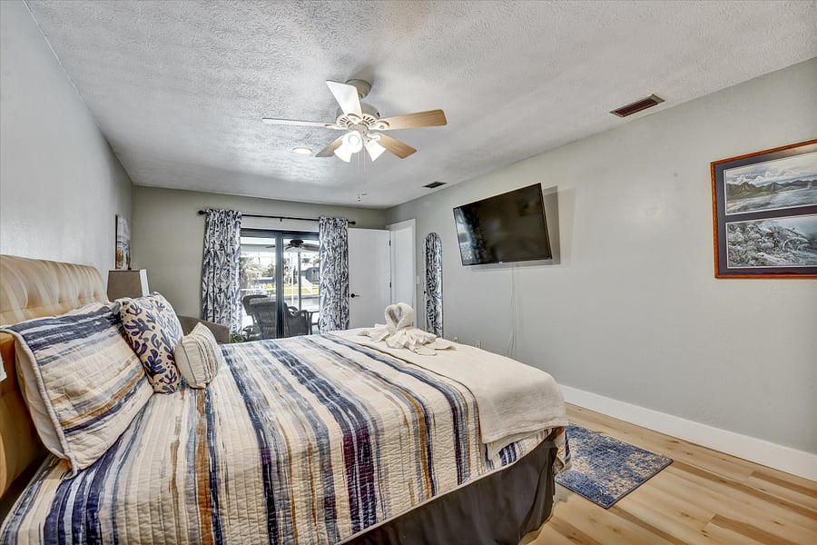 Master bedroom opens to lanai