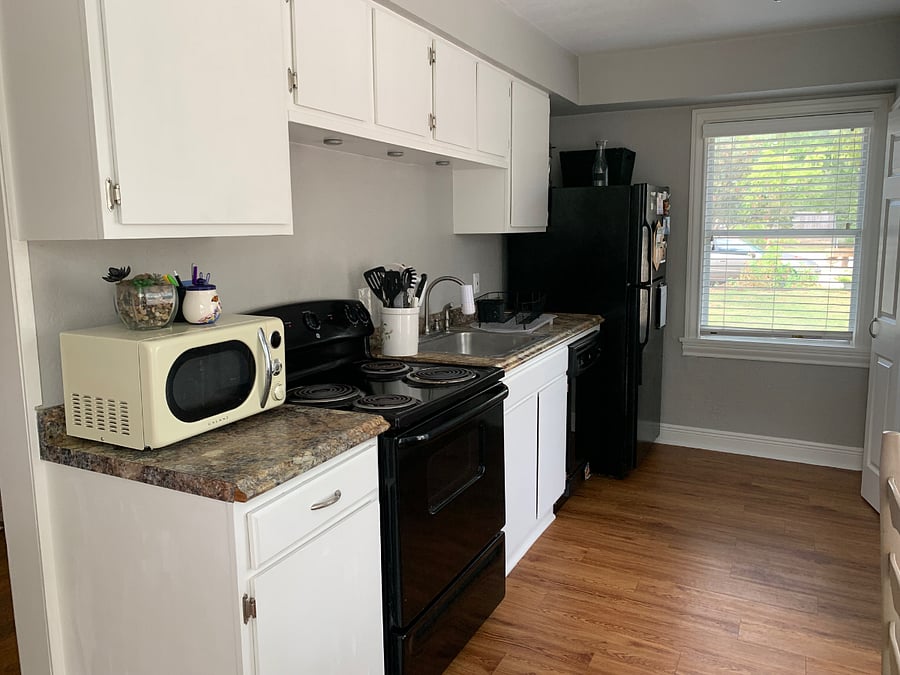 Full kitchen includes a washer and dryer