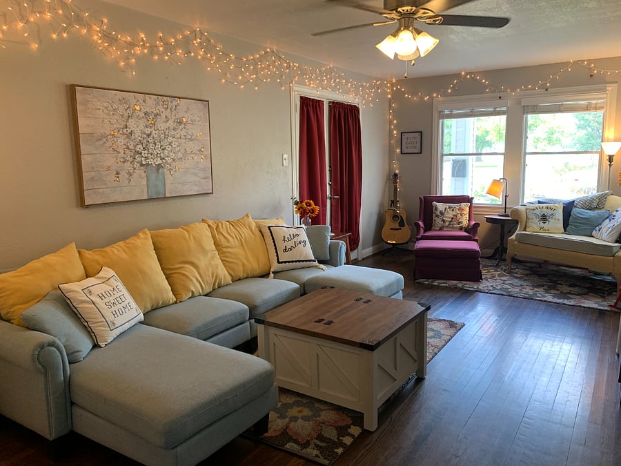 Living room with a few of the front yard.