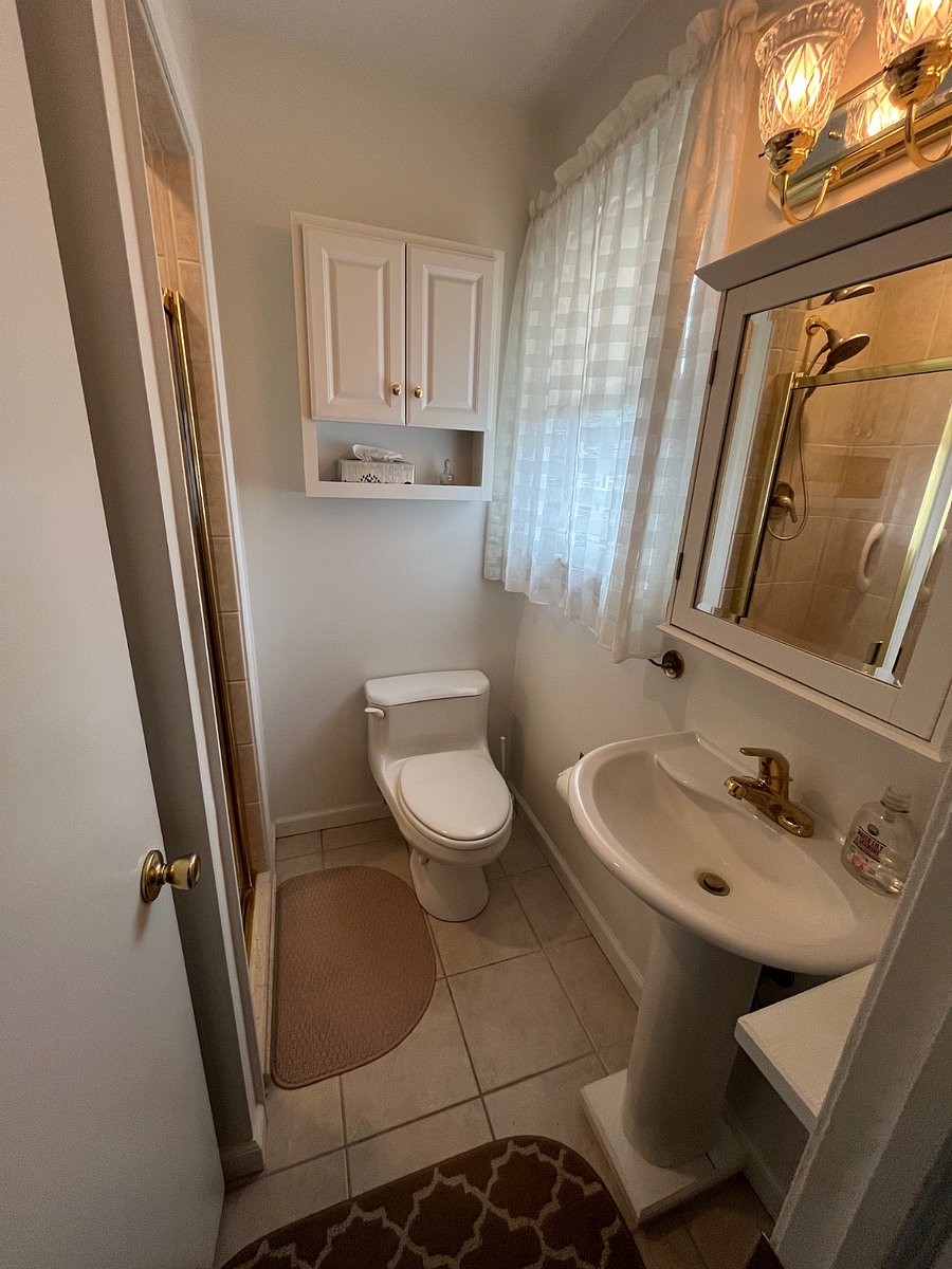 Bedroom #1 Bathroom
