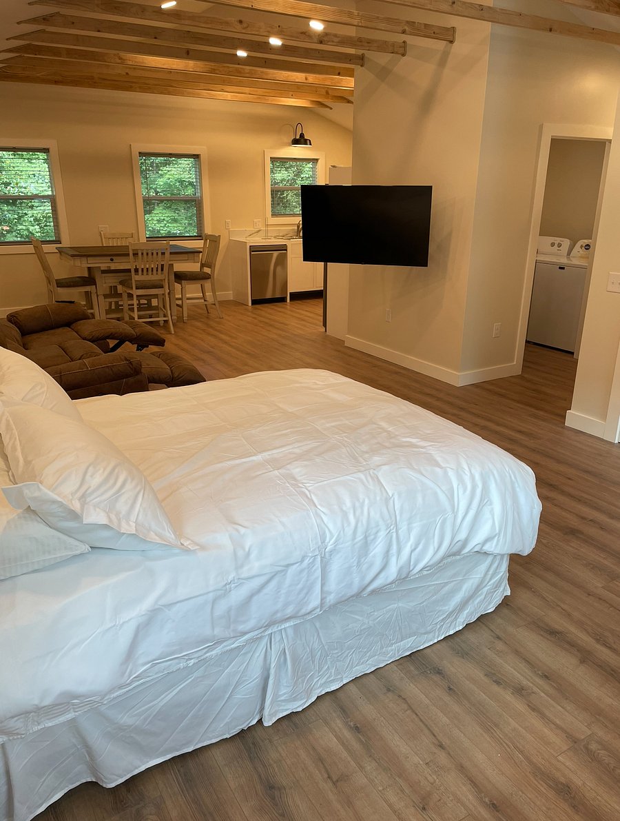 Furnished Finder property 857099_1 photo 11
