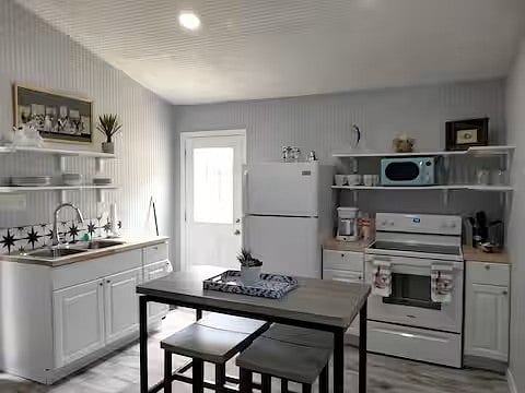 Furnished Finder property 857169_1 photo 3