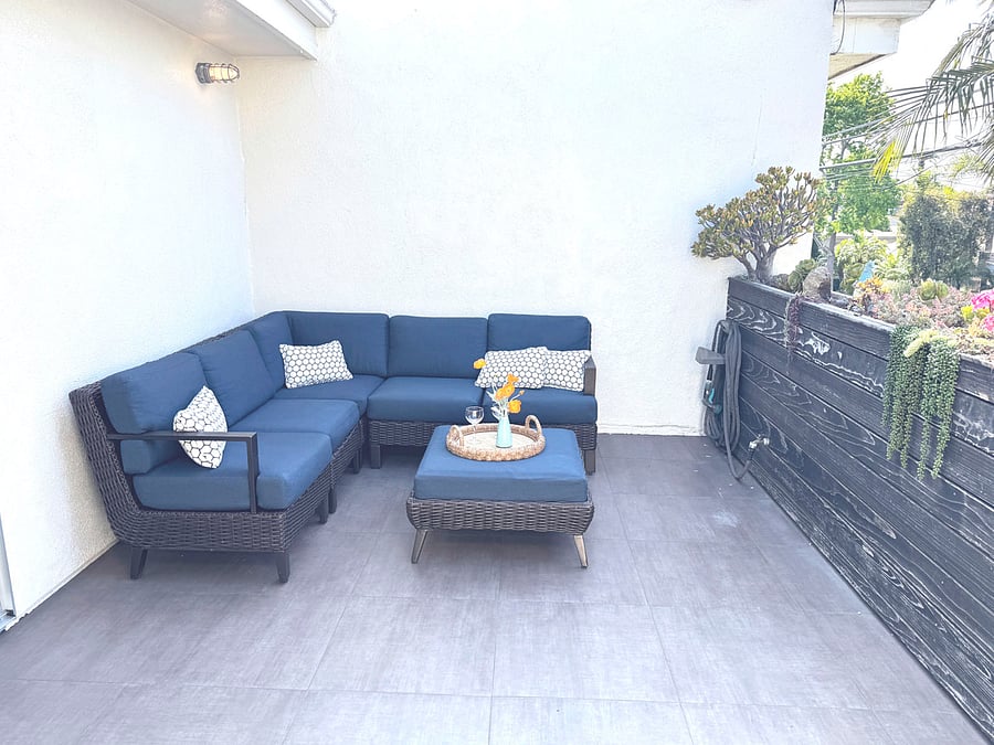 Open deck, includes dart board