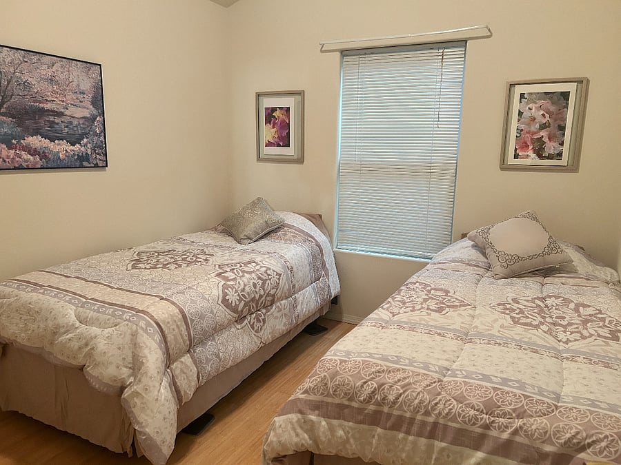 Third Bedroom with two Twin beds and closet