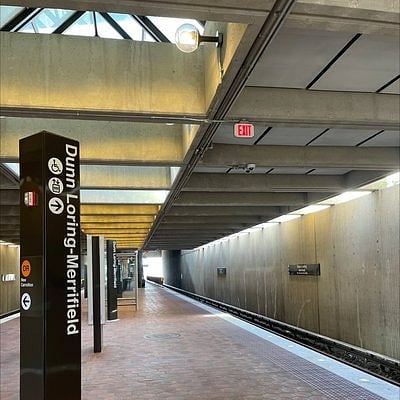 15 min walk to metro or 2 min drive