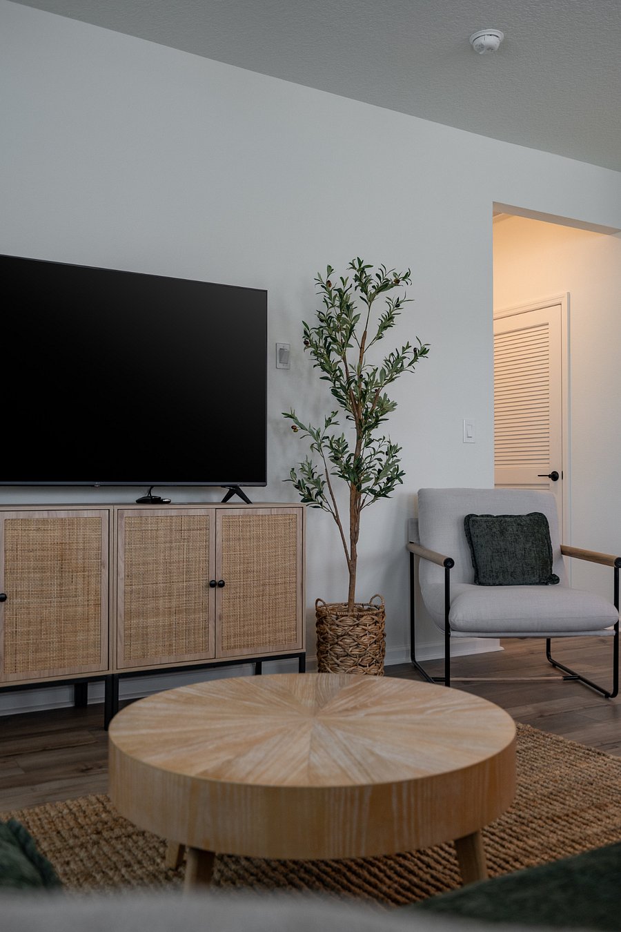 Furnished Finder property 857423_1 photo 12
