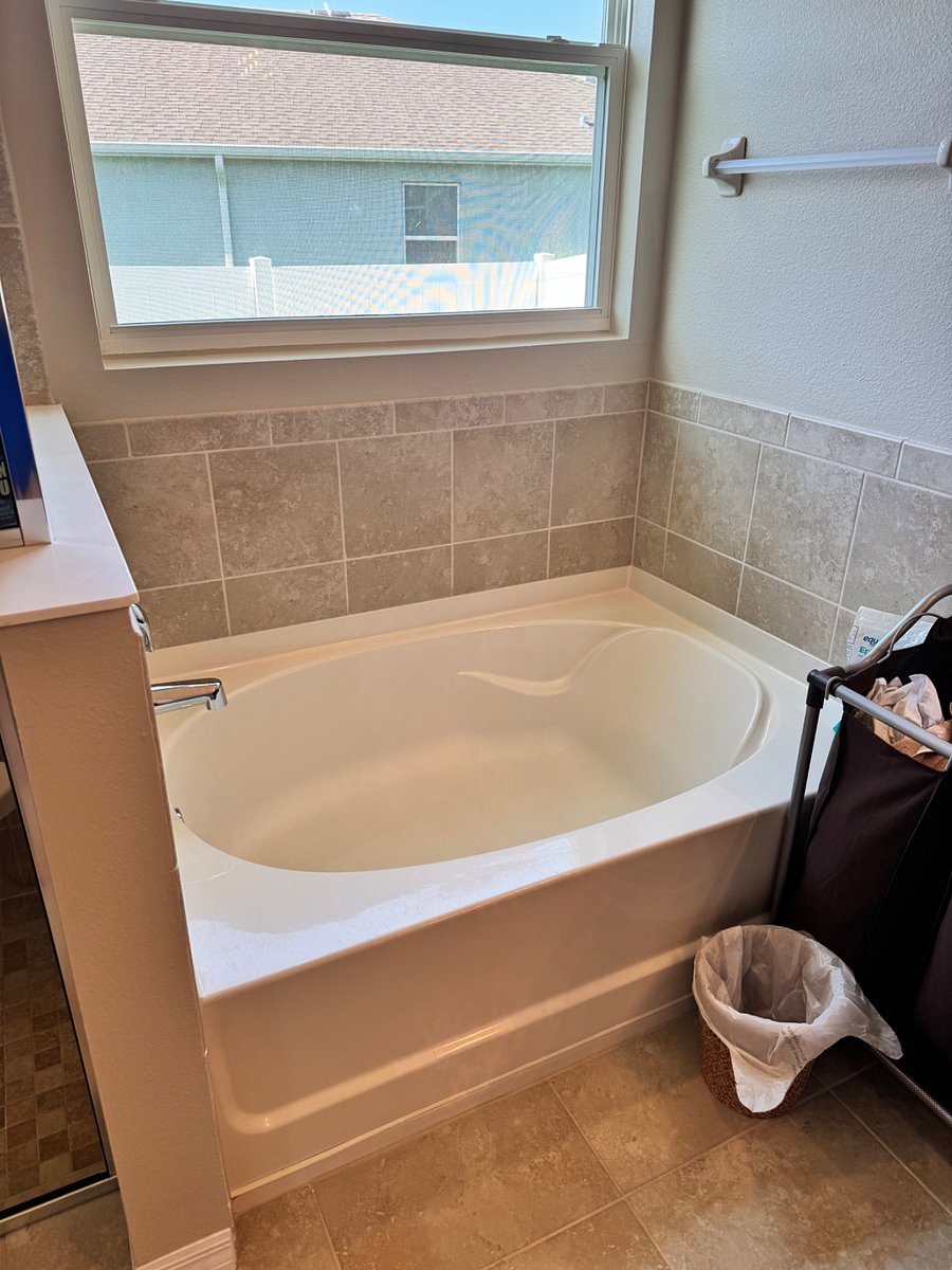 Master bathroom soaking tub