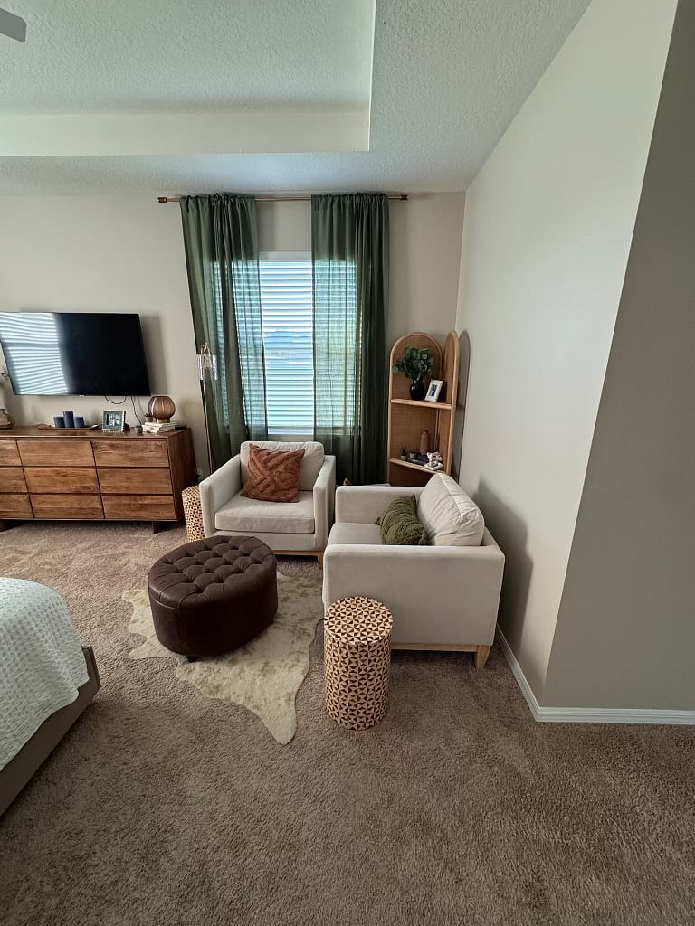 Master bedroom sitting area