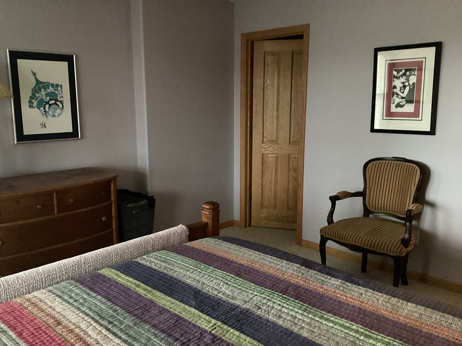 Looking toward the large walk in closet.