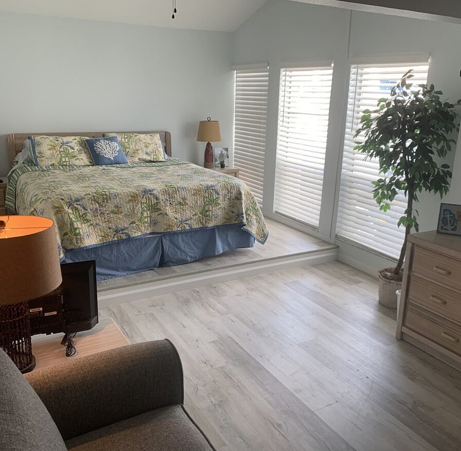 Master Bedroom - King bed with twin pull out couch.